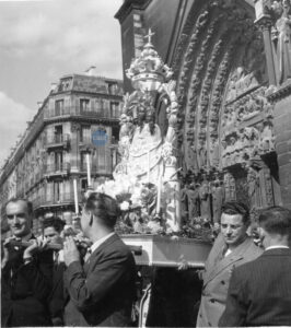 La Madonna di Loreto a Parigi esce da Notre-Dame